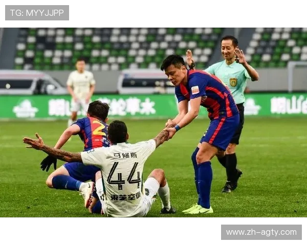 评价中超联赛章程：探讨中超联赛的章程、规则和发展状况。